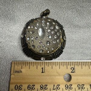 Vintage -style ornate pendant